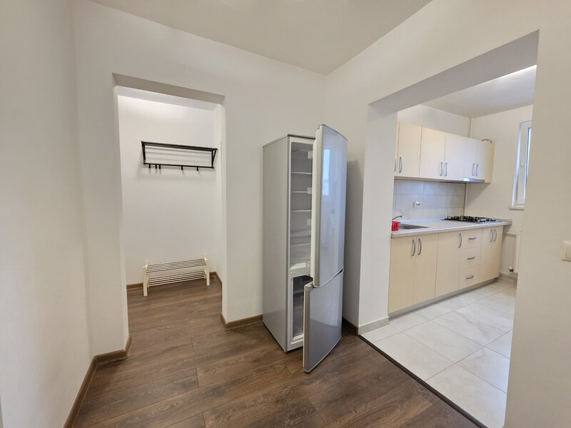 Piata Salajan, 3 minute metrou Nicolae Grigorescu,