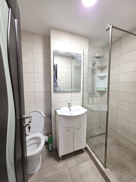 Piata Salajan, 3 minute metrou Nicolae Grigorescu,